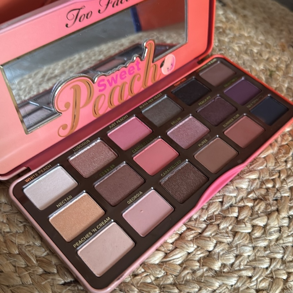 Too Faced Sweet Peach Eyeshadow Palette with Primer - Picture 2 of 2